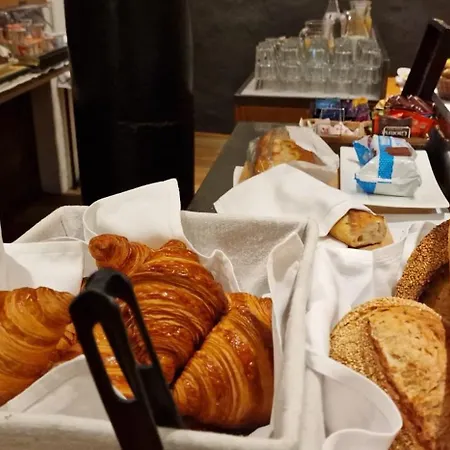 מלון Les Negociants 3*