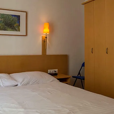 Les Negociants וואי