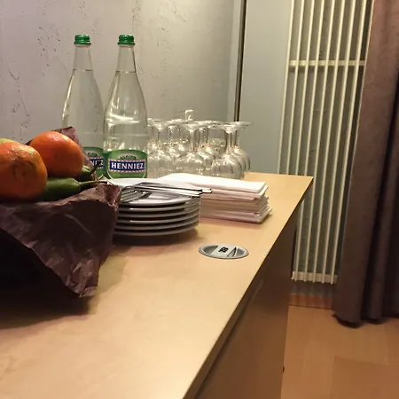 Les Negociants Hotel