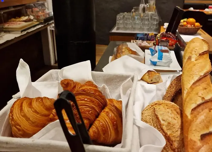 Hotel Les Negociants 3*