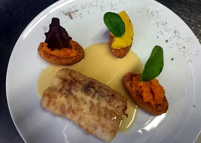 Les Negociants Hotel