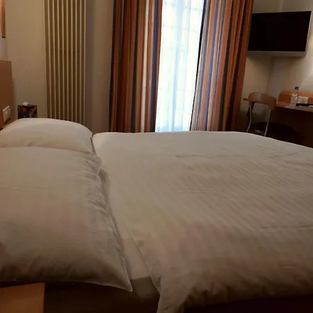 Hotel Les Negociants 3*