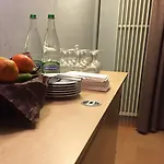 Les Negociants Hotel